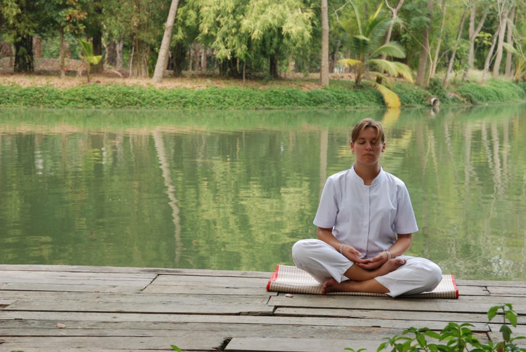 meditation-by-the-lake-55721299753723ly4